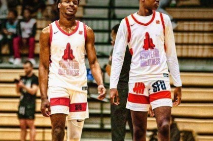 詹皇15岁小儿子前景被看好！未来父子三人同战NBA？