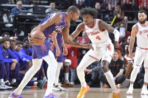 开云体育app官网-拿5年3.17亿顶薪，新赛季被迫摆烂！NBA失败的老大，你们很难重建